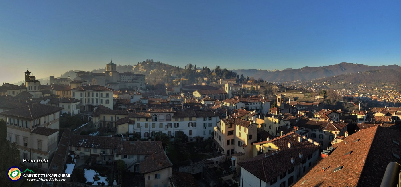 40 Dalla Torre Civica splendida vista su Citta Alta.jpg